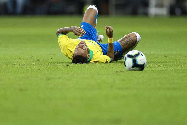 Lesionado, Neymar é cortado da seleção brasileira para a Copa América