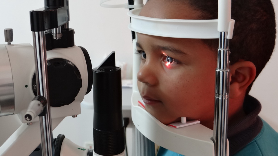 Projeto "De Olho no Olho" vai levar atendimento de oftalmol. para alunos da rede municipal e cmeis de Bandeirantes